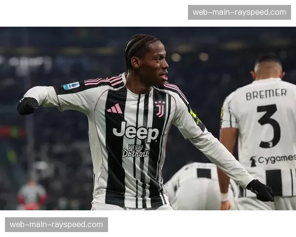 尤文图斯0-2科莫,黑色二月杯赛全出局 尤文图斯0-2科莫,黑色二月杯赛全出局