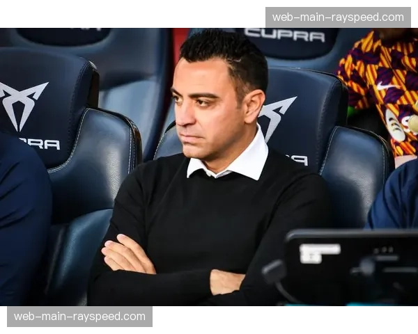 直播镜头捕捉:场边哈维对一次失败的转换进攻反应激烈 直播镜头捕捉:场边哈维对一次失败的转换进攻反应激烈